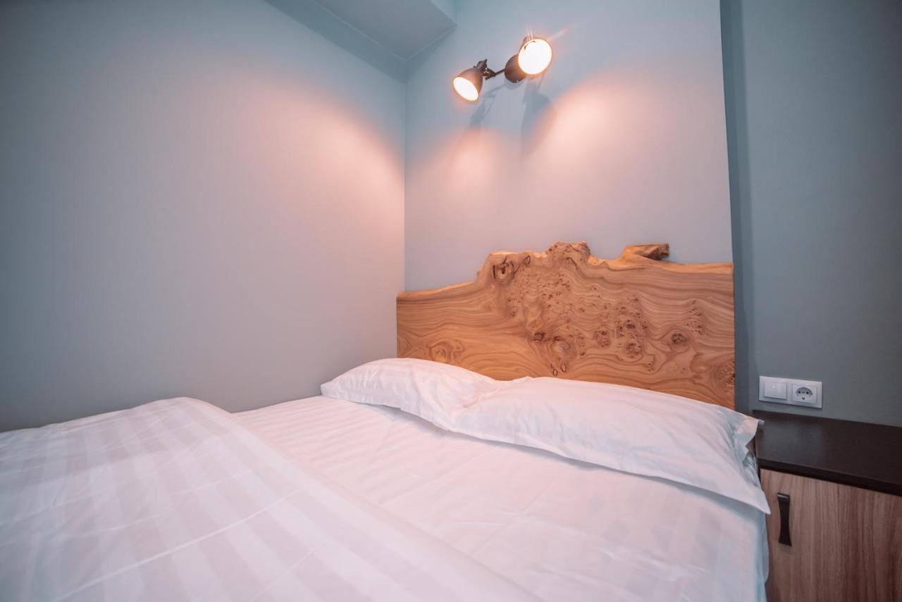 Tomiris Lady'S Capsul Hostel Only For Women Almatı Dış mekan fotoğraf