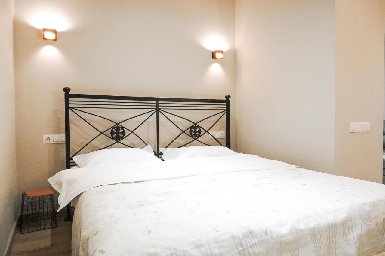 Tomiris Lady'S Capsul Hostel Only For Women Almatı Dış mekan fotoğraf