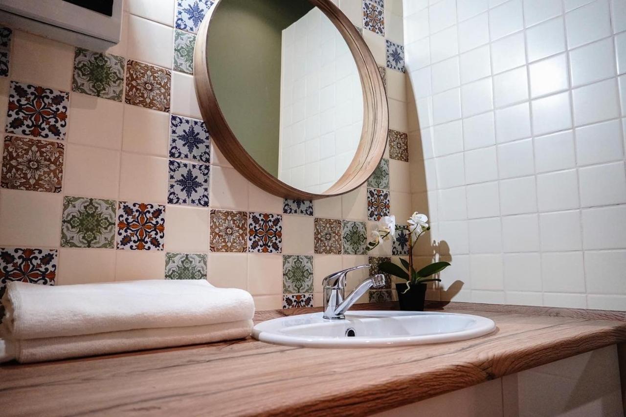 Tomiris Lady'S Capsul Hostel Only For Women Almatı Dış mekan fotoğraf