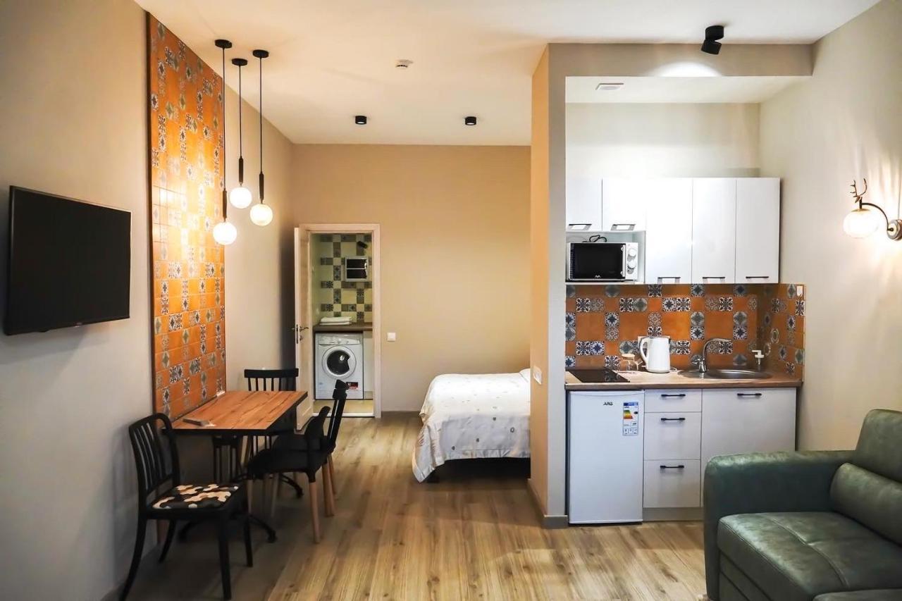 Tomiris Lady'S Capsul Hostel Only For Women Almatı Dış mekan fotoğraf